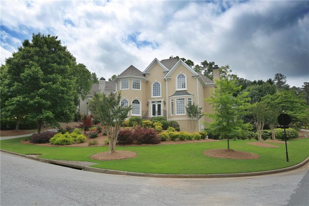 6 bedroom, 3,905 sq ft single family residence sold at 2705 Chandon Place, Alpharetta, GA 30022