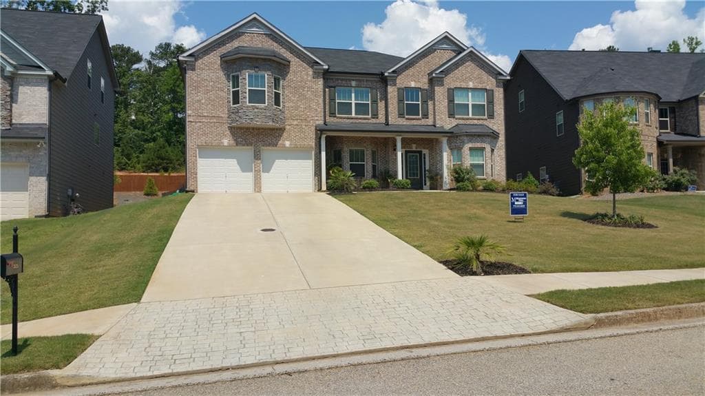 5 bedroom, 4,293 sq ft single family residence sold at 3525 Lindsy Brooke Court, Douglasville, GA 30135