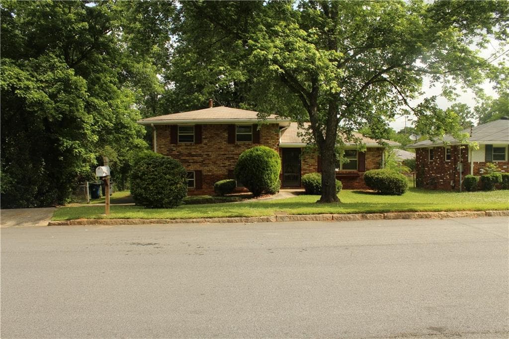 1439 Vesta Terrace, East Point, GA 30344 — most recent listing photo