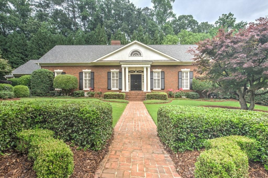 6 bedroom single family residence sold at 983 Dumbarton Court, Atlanta, GA 30327
