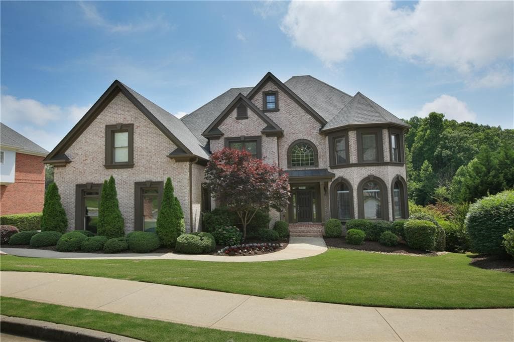 6 bedroom, 4,661 sq ft single family residence sold at 880 Longstone Landing, Alpharetta, GA 30022