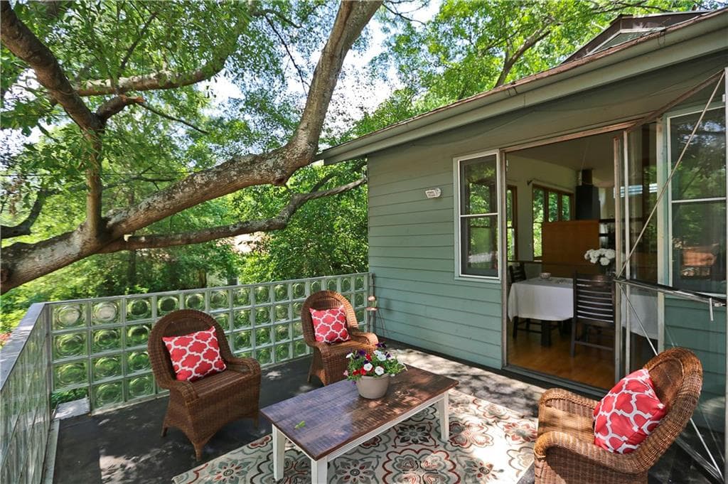 2 bedroom townhouse sold at 289 Gordon Avenue, Atlanta, GA 30307