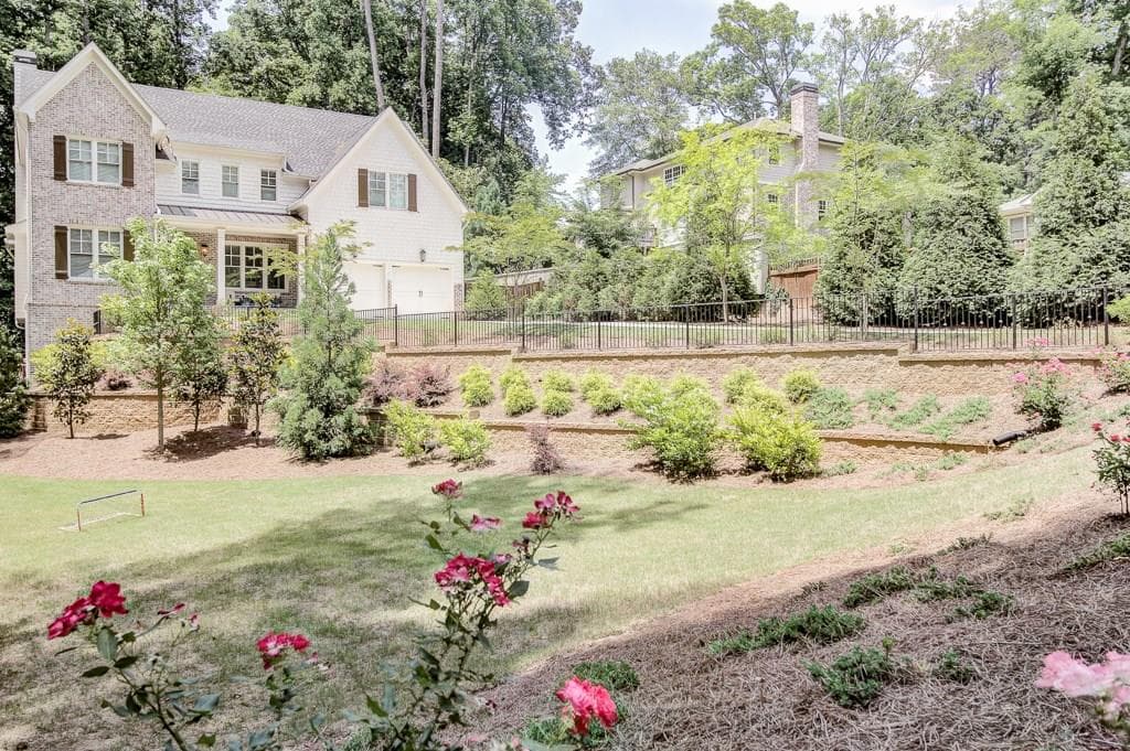 6 bedroom, 3,823 sq ft single family residence sold at 1670 Redding Way, Brookhaven, GA 30319