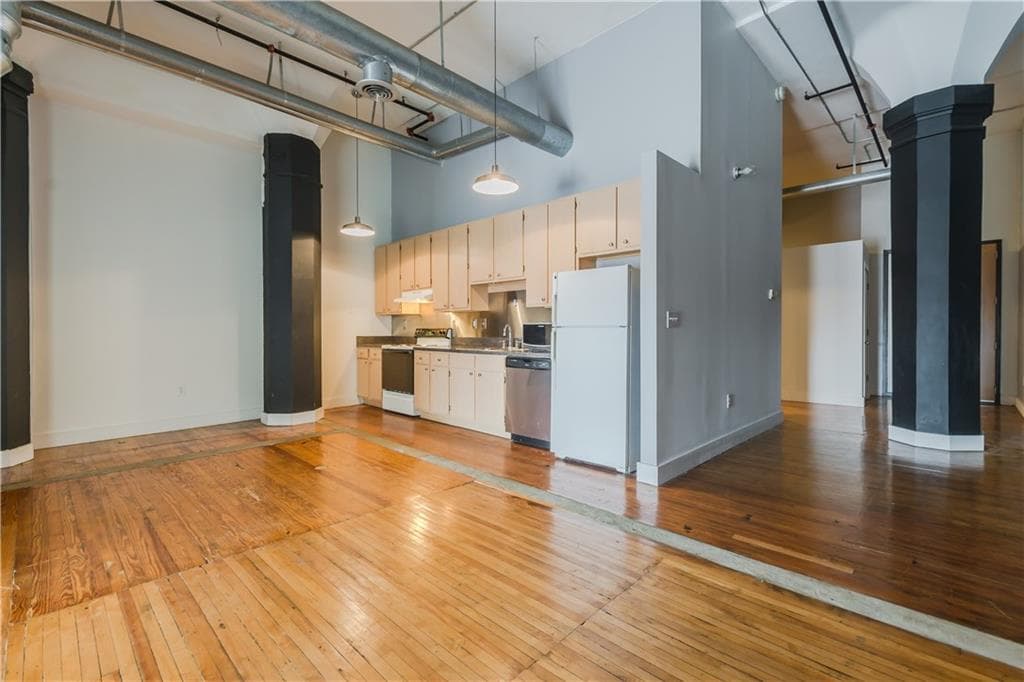 2 bedroom, 1,398 sq ft condominium sold at 87 Peachtree Street 308, Atlanta, GA 30303