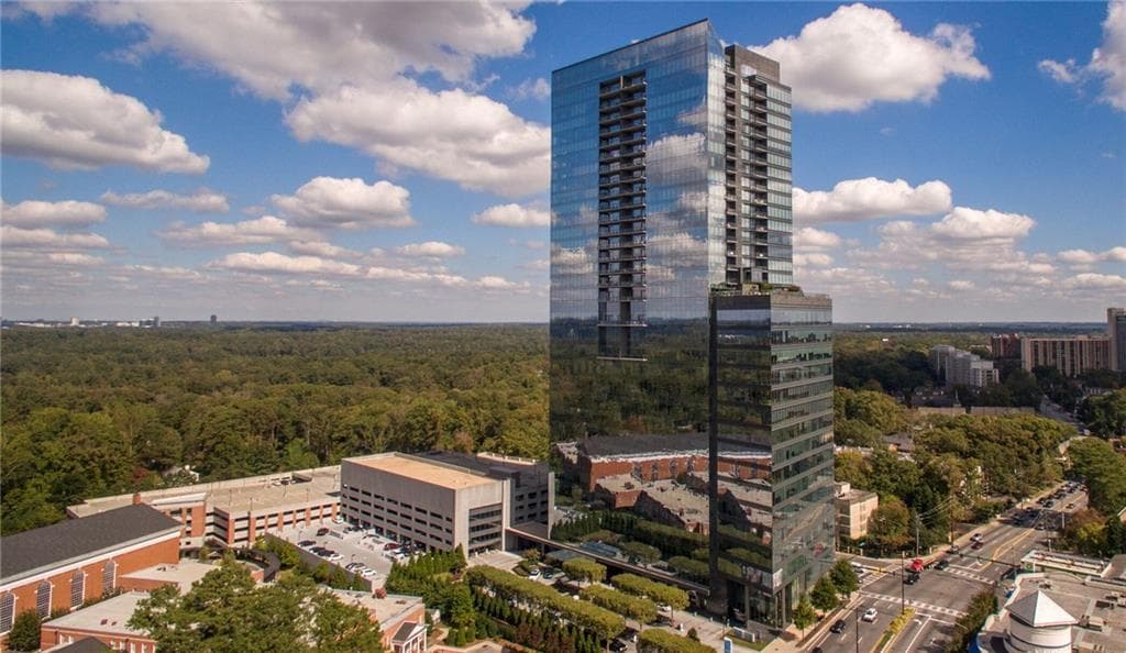 2 bedroom, 1,721 sq ft condominium sold at 3630 Peachtree Road 2007, Atlanta, GA 30326