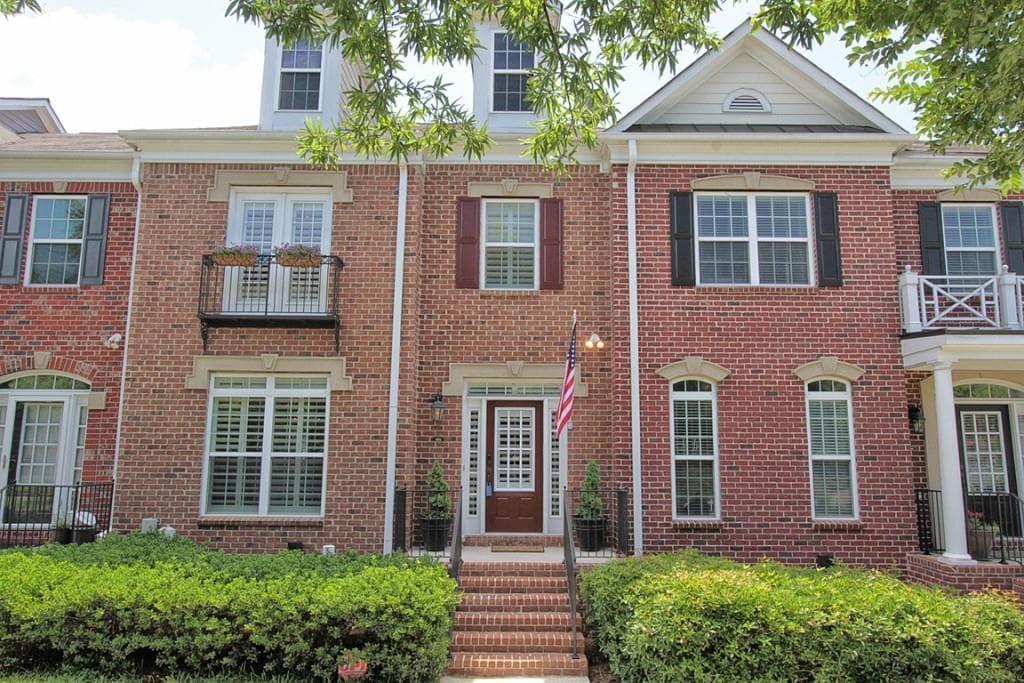 3 bedroom, 2,400 sq ft townhouse sold at 3202 Buck Way 3202, Alpharetta, GA 30004