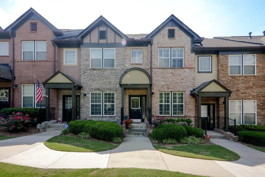 1394 Ashford Creek Circle, Brookhaven, GA 30319 — most recent listing photo
