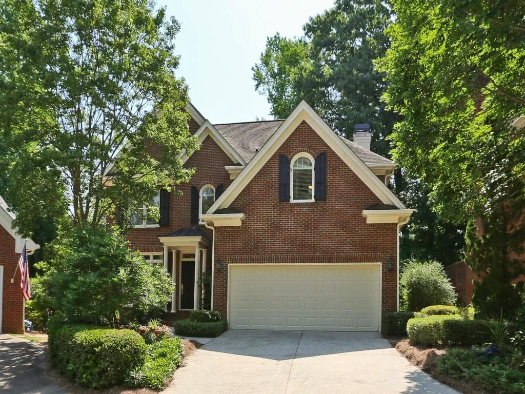 4 bedroom, 4,107 sq ft single family residence sold at 2493 Kings Arms Drive, Atlanta, GA 30345