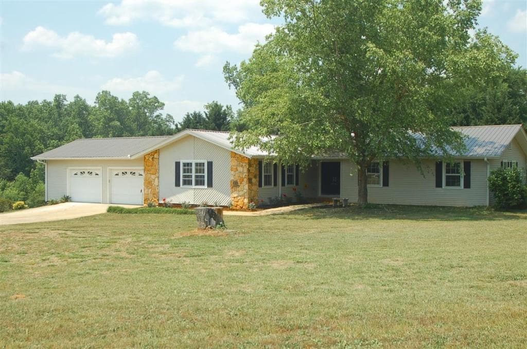 1542 White Hill School Road, Commerce, GA 30529 — most recent listing photo