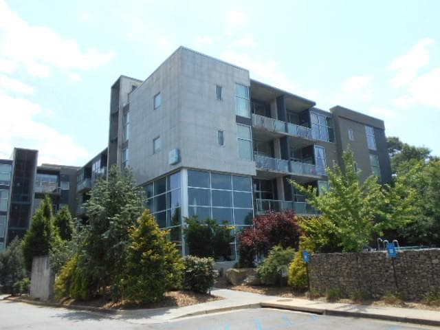 1 bedroom, 879 sq ft condominium sold at 130 Arizona Avenue 204, Atlanta, GA 30307