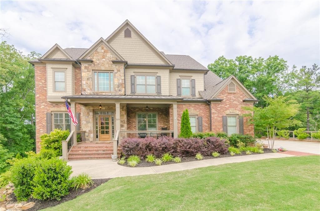 5 bedroom single family residence sold at 2035 Bexhill Court, Roswell, GA 30075