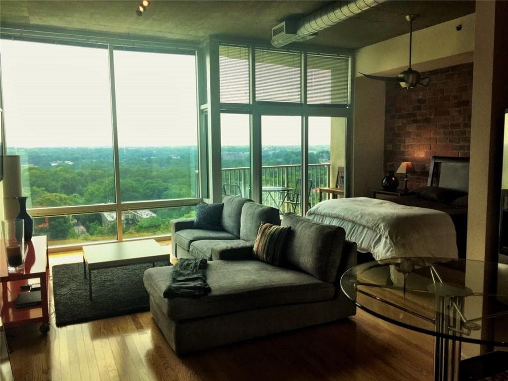1 bedroom, 683 sq ft condominium sold at 923 Peachtree Street 1634, Atlanta, GA 30309