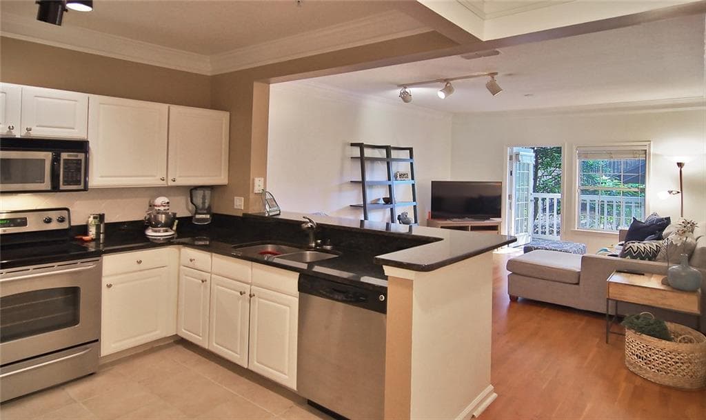 1 bedroom, 702 sq ft condominium sold at 1140 Westchester Ridge, Atlanta, GA 30329