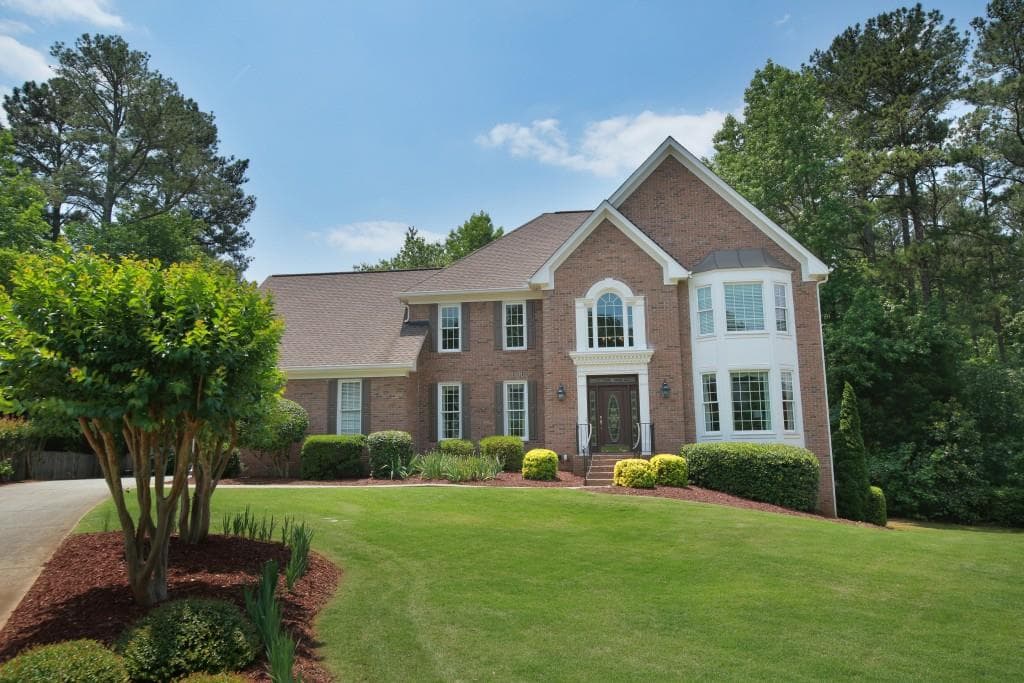 5 bedroom, 5,726 sq ft single family residence sold at 10350 Tuxford Drive, Alpharetta, GA 30022