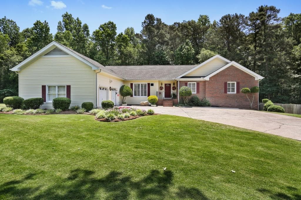 4029 Dover Avenue, Alpharetta, GA 30009 — most recent listing photo