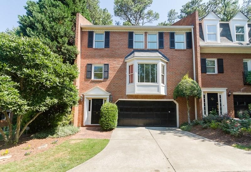 3 bedroom, 1,995 sq ft townhouse sold at 3873 Roswell Road 6, Atlanta, GA 30342