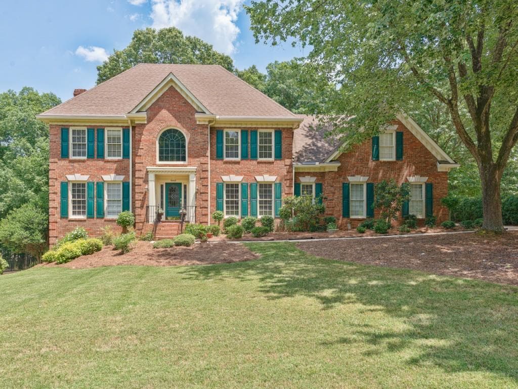 4 bedroom, 4,460 sq ft single family residence sold at 8925 Laurel Way, Alpharetta, GA 30022