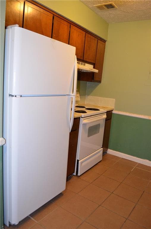 2 bedroom, 1,146 sq ft condominium sold at 2340 Beaver Ruin Road 15, Norcross, GA 30071