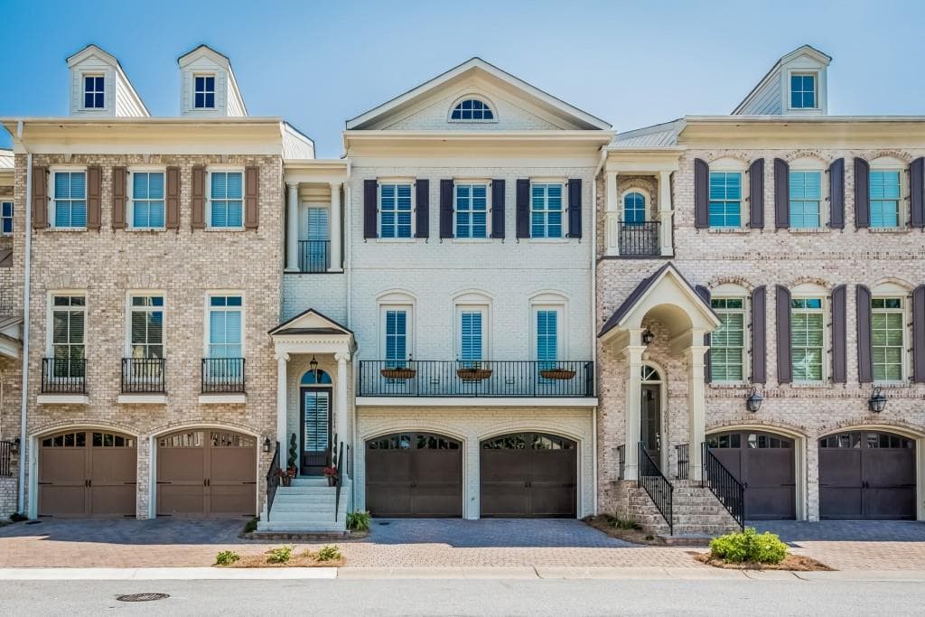 3 bedroom, 2,600 sq ft townhouse sold at 9044 Riverbend Manor 9044, Alpharetta, GA 30022