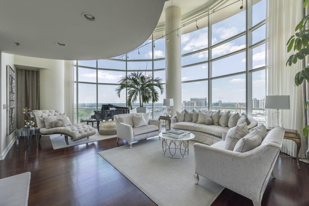 3 bedroom, 4,563 sq ft condominium sold at 2881 Peachtree Road 2401, Atlanta, GA 30305