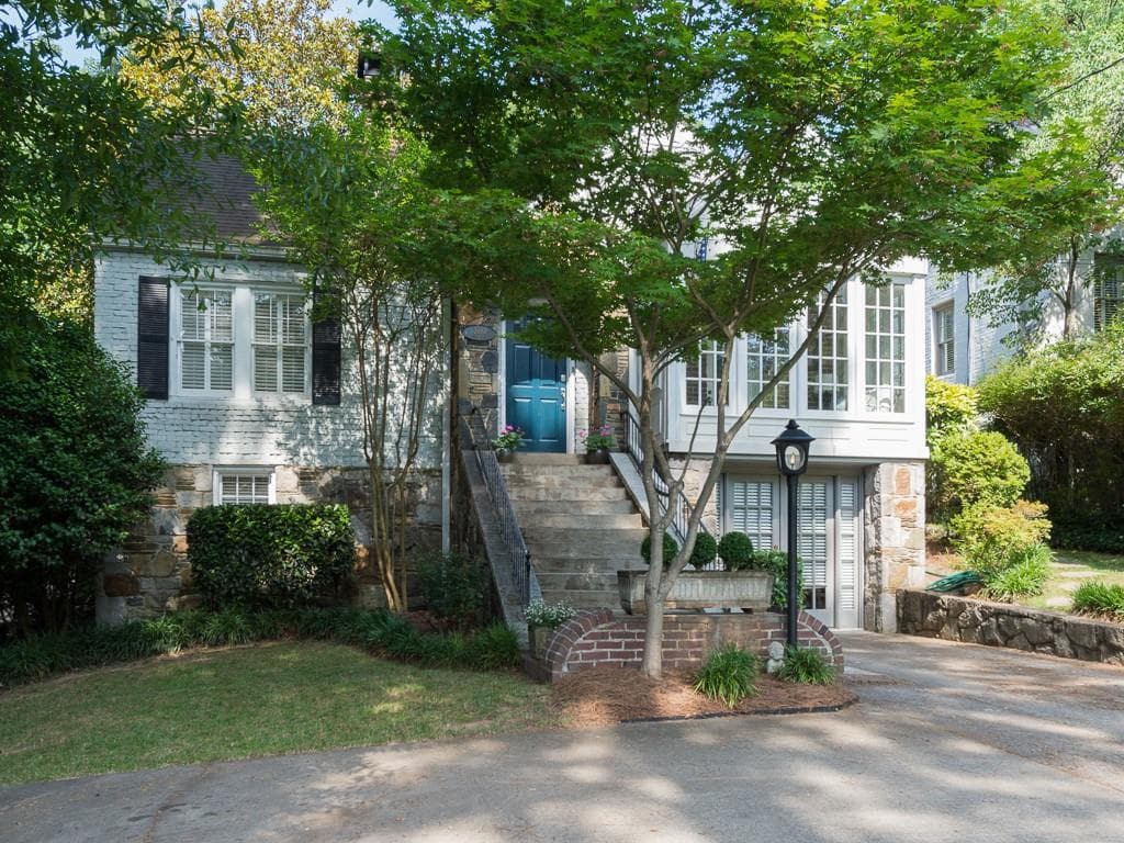4 bedroom single family residence sold at 2660 Acorn Avenue, Atlanta, GA 30305