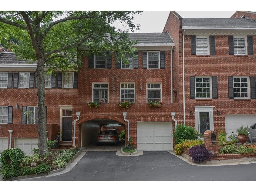 104 Jefferson Circle, Sandy Springs, GA 30328 — most recent listing photo