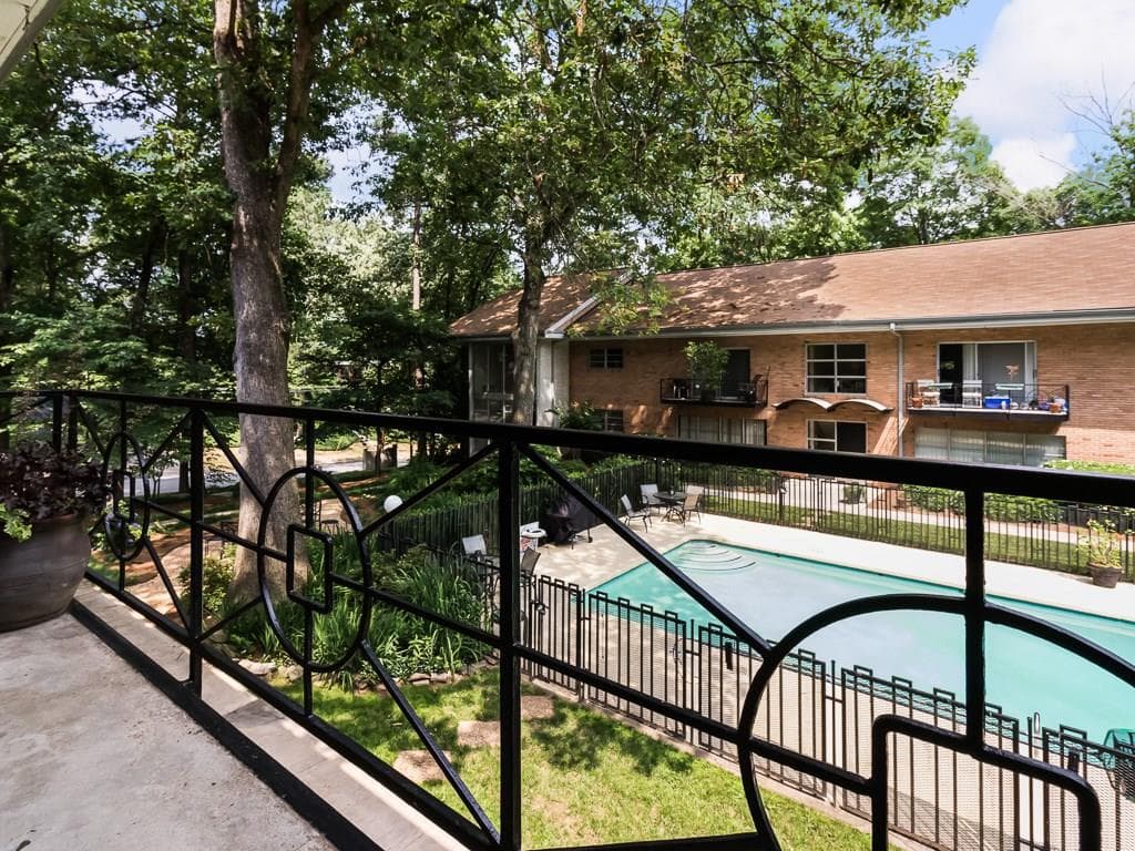 1 bedroom, 776 sq ft condominium sold at 1240 Woodland Avenue 6, Atlanta, GA 30324