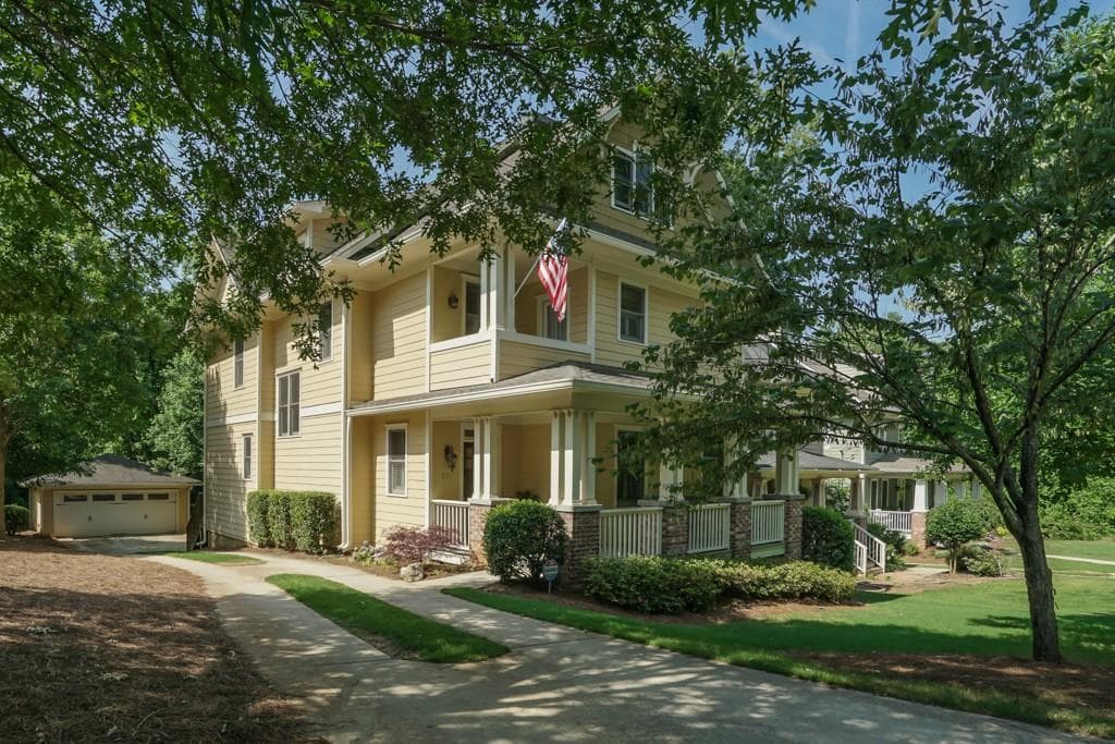 3 bedroom, 2,356 sq ft single family residence sold at 871 Mercer Street, Atlanta, GA 30316