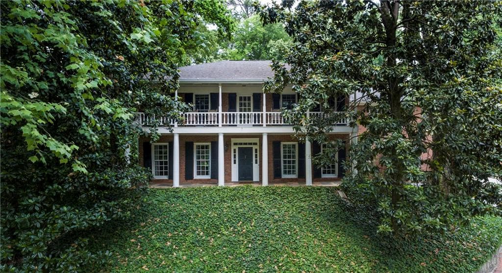 4 bedroom, 4,352 sq ft single family residence sold at 3100 E Pine Valley Road, Atlanta, GA 30305