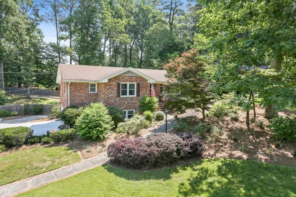 4 bedroom, 2,276 sq ft single family residence sold at 1693 Alderbrook Road, Atlanta, GA 30345