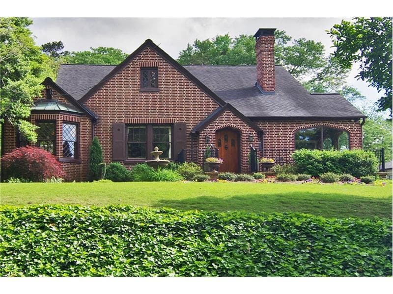4 bedroom, 2,563 sq ft single family residence sold at 665 E Morningside Drive, Atlanta, GA 30324