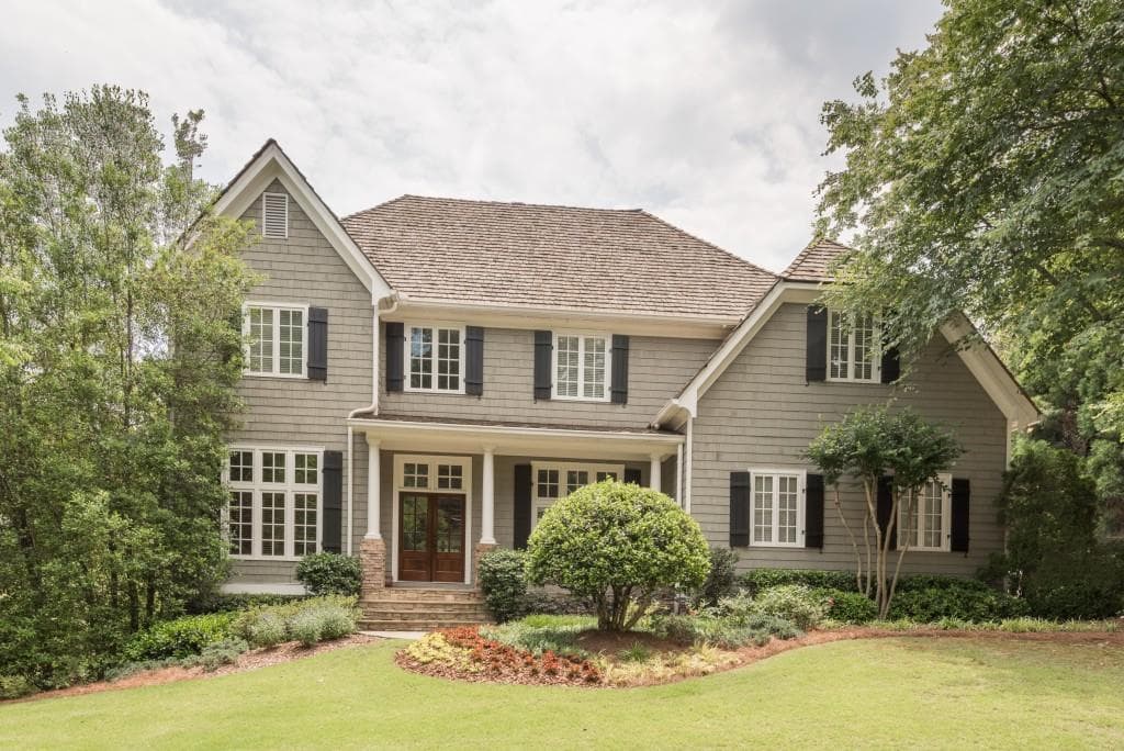 5 bedroom, 4,283 sq ft single family residence sold at 4595 Peachtree Dunwoody Road, Atlanta, GA 30342