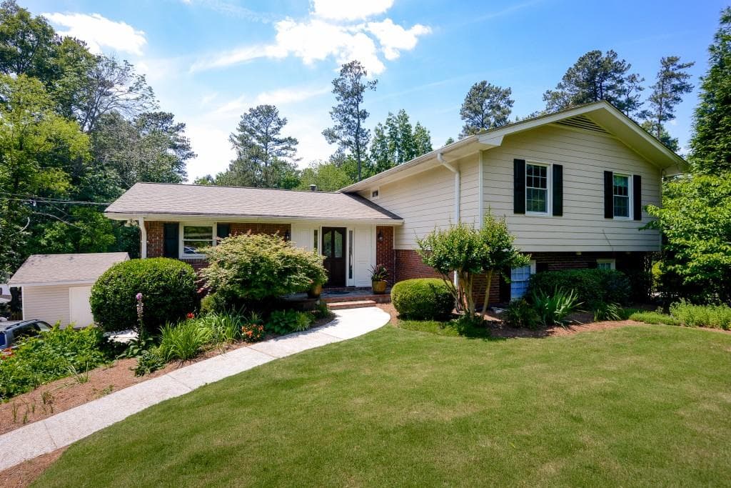 2389 Kingsland Drive, Dunwoody, GA 30360 — most recent listing photo