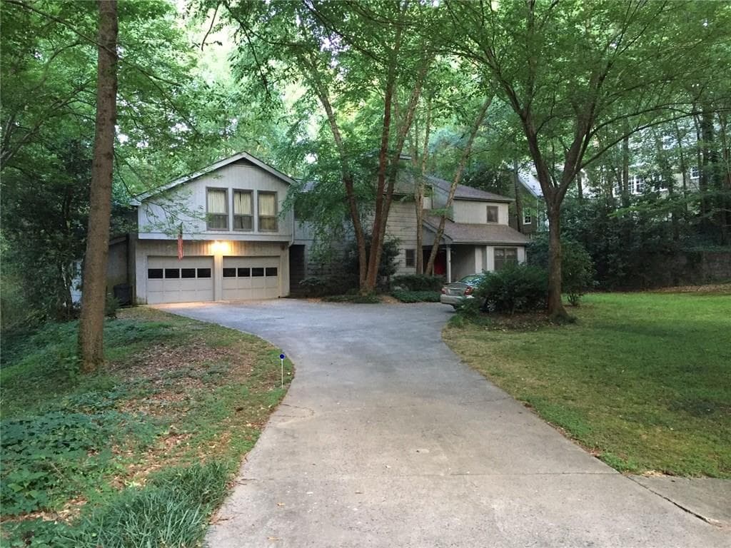 3 bedroom, 4,102 sq ft single family residence sold at 4562 Rebel Valley View, Atlanta, GA 30339