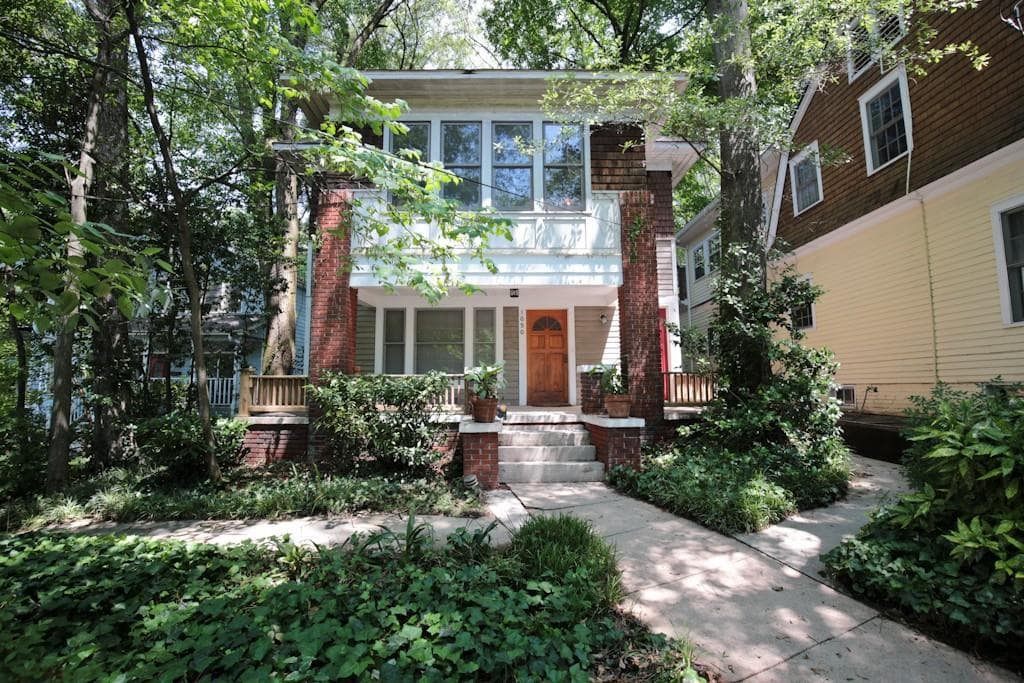 4 bedroom, 2,464 sq ft single family residence sold at 1048 Austin Avenue, Atlanta, GA 30307