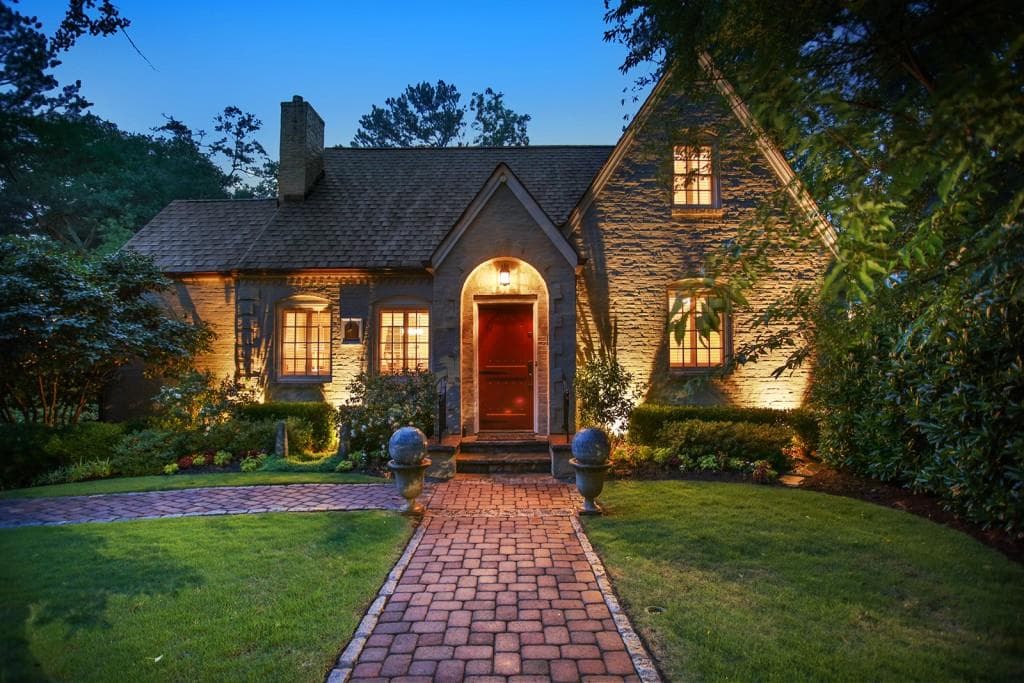 5 bedroom, 3,217 sq ft single family residence sold at 1728 Noble Drive, Atlanta, GA 30306