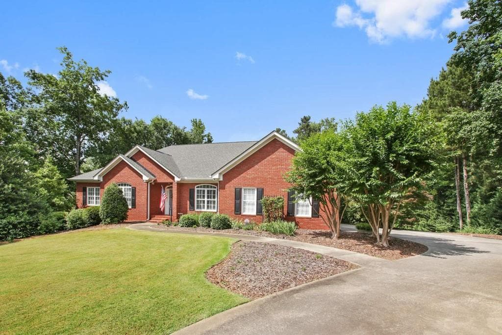 5 bedroom single family residence sold at 155 Lawn Market, Sharpsburg, GA 30277