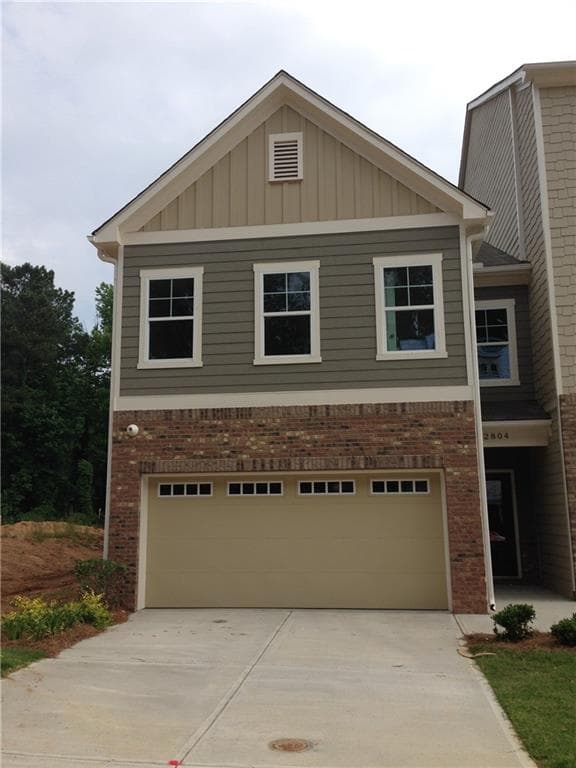 2804 White Oak Lane, Decatur, GA 30032 — most recent listing photo