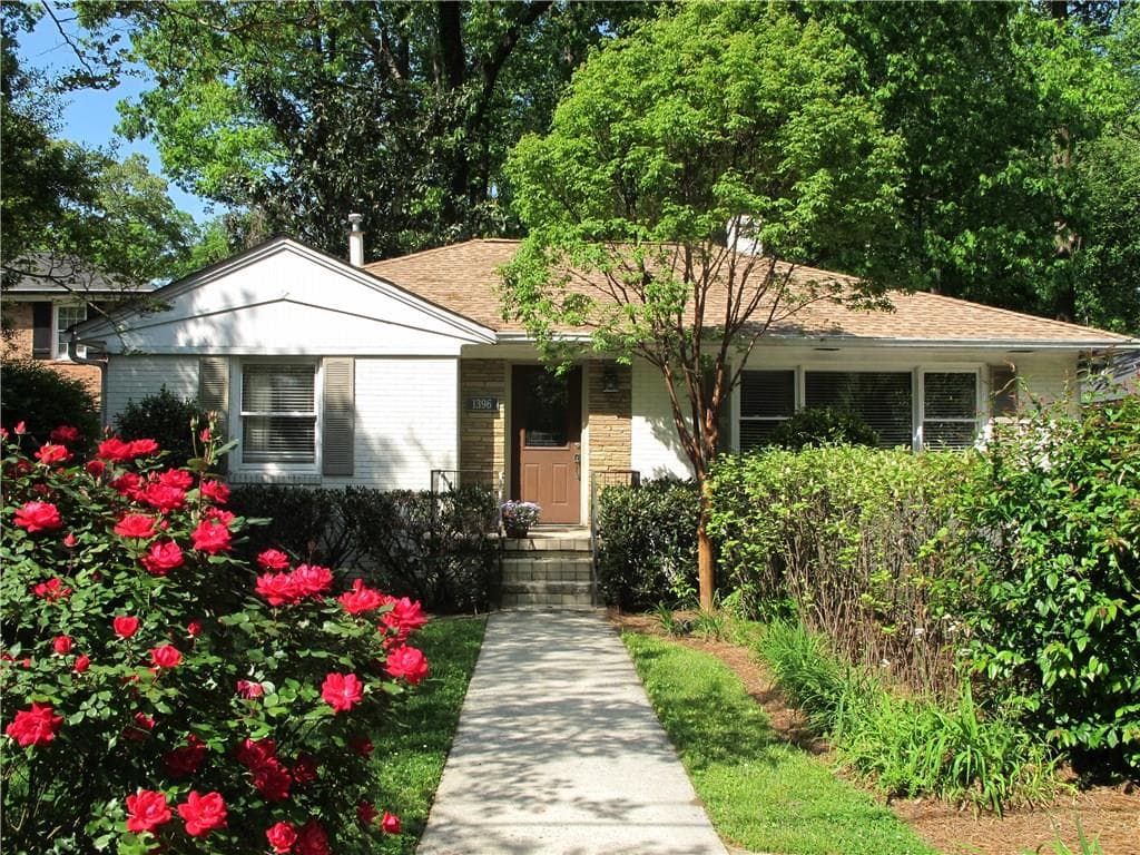 2 bedroom single family residence sold at 1396 Wessyngton Road, Atlanta, GA 30306