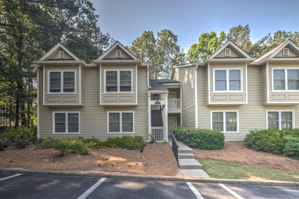 2 bedroom, 1,250 sq ft condominium sold at 51 Doranne Court, Smyrna, GA 30080