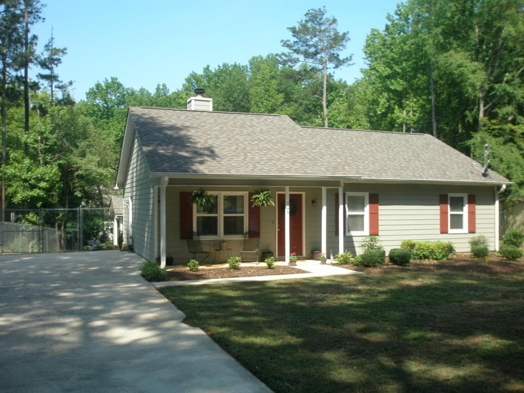 146 New Street, Hoschton, GA 30548 — most recent listing photo