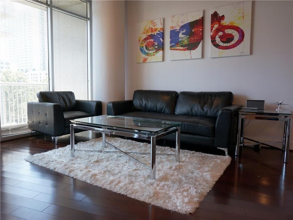 1 bedroom, 866 sq ft condominium sold at 950 W Peachtree Street 810, Atlanta, GA 30309
