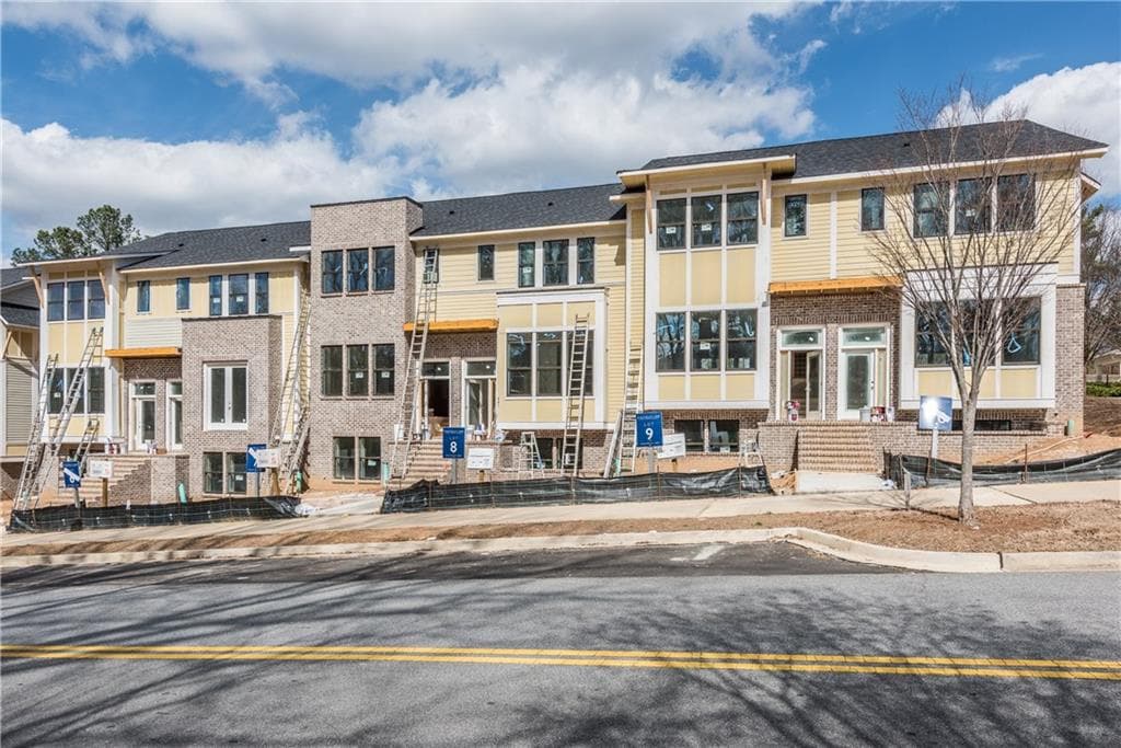 3 bedroom, 2,300 sq ft townhouse sold at 3555 Blair Circle Lot 8, Brookhaven, GA 30319