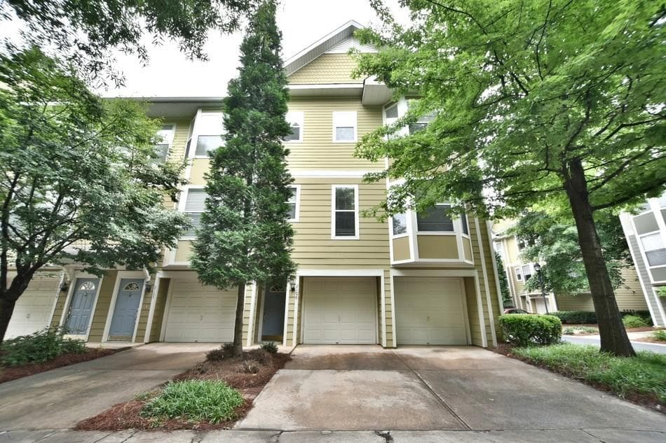 3 bedroom, 1,878 sq ft townhouse sold at 951 Glenwood Avenue 2106, Atlanta, GA 30316