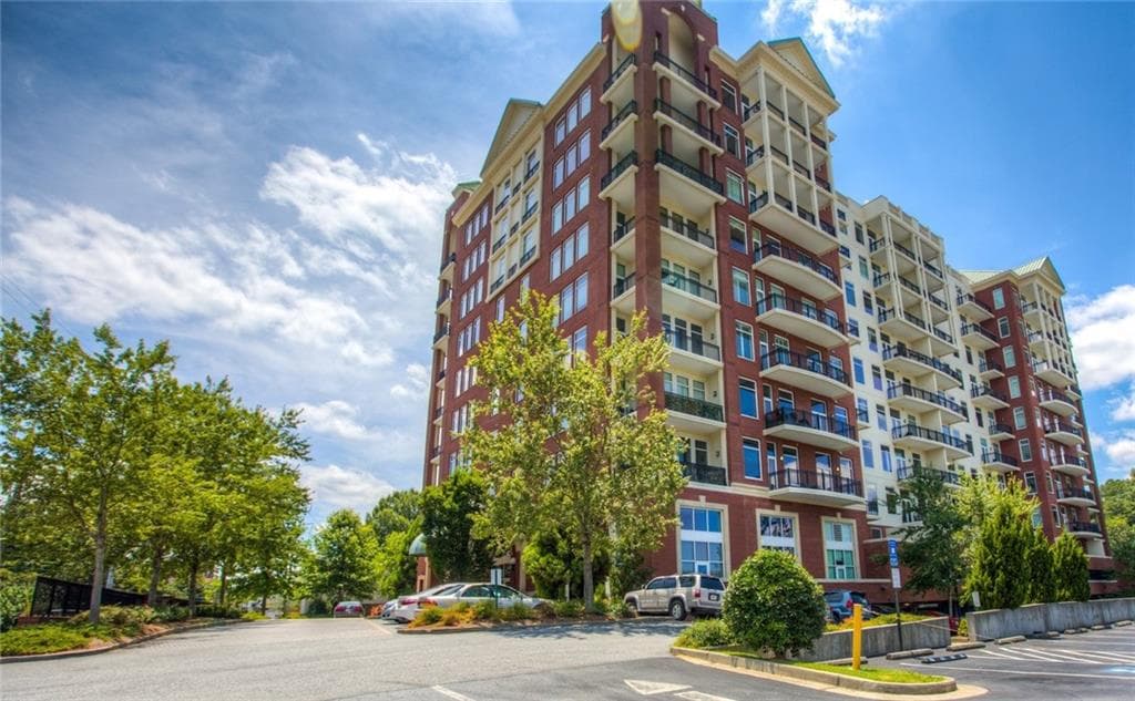 1 bedroom, 1,215 sq ft condominium sold at 3820 Roswell Road 310, Atlanta, GA 30342