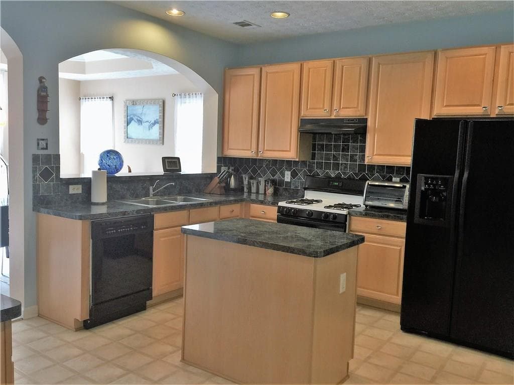 3 bedroom, 1,565 sq ft single family residence sold at 6498 Alder Lane, Norcross, GA 30093