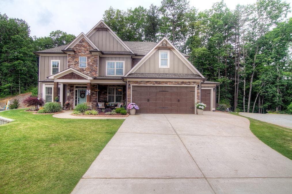 5 bedroom, 3,523 sq ft single family residence sold at 1140 BLANKETS CREEK Drive, Canton, GA 30114