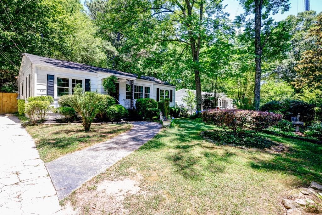 4 bedroom, 1,750 sq ft single family residence sold at 1049 Briar Vista Terrace, Atlanta, GA 30324