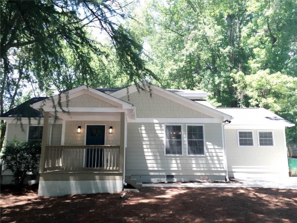 3 bedroom, 2,600 sq ft single family residence sold at 1094 Greenleaf Road, Atlanta, GA 30316