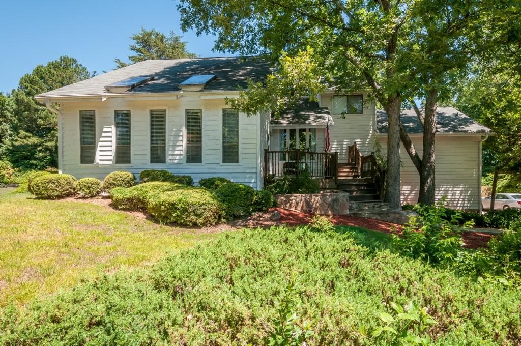 570 Tahoma Drive, Sandy Springs, GA 30350 — most recent listing photo